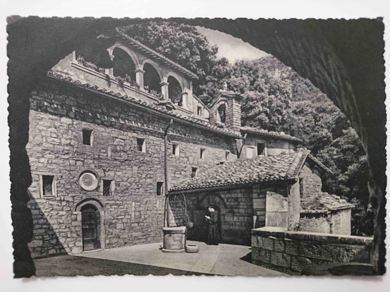 ASSISI. EREME DELLE CARCERI – CHIOSTRO
