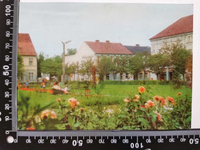 NOWY TOMYŚL. FRAGMENT PLACU FRYDERYKA CHOPINA