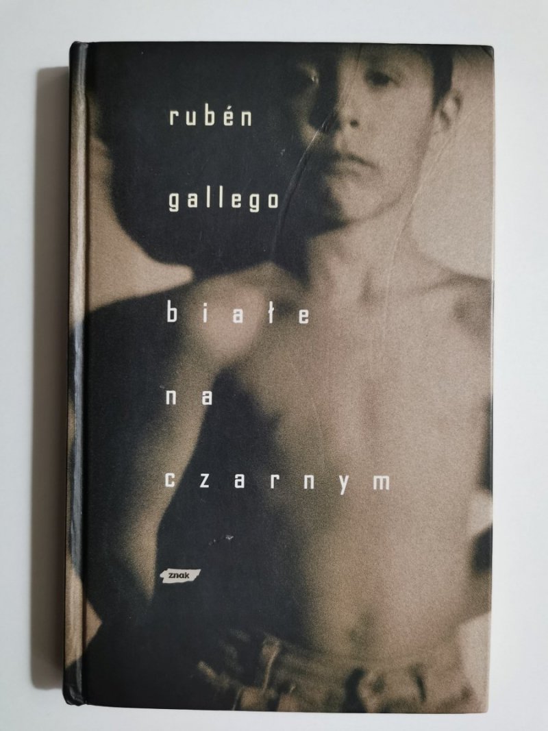 BIAŁE NA CZARNYM - Ruben Gallego 
