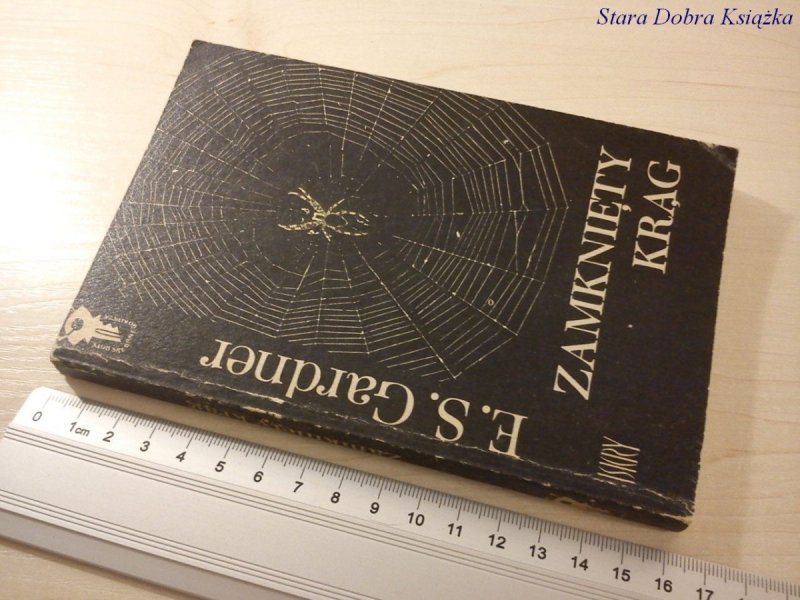 ZAMKNIĘTY KRĄG - E. S. Gardner