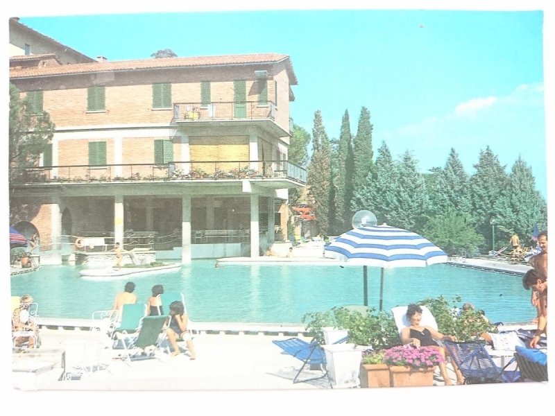 BAGNO VIGNONI. HOTEL POSTA E PISCINA