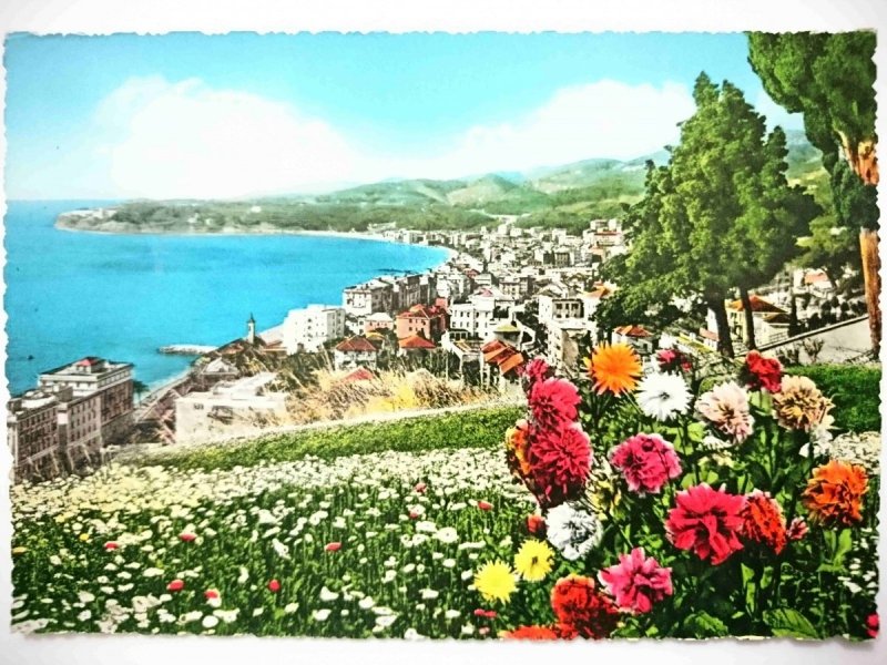 RIVIERA DEI FIORI – VARAZZE. PANORAMA DA LEVANTE