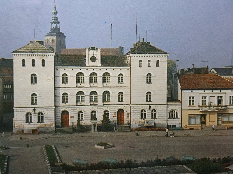 ŚREM. RATUSZ W RYNKU FOT. L. SUROWIEC