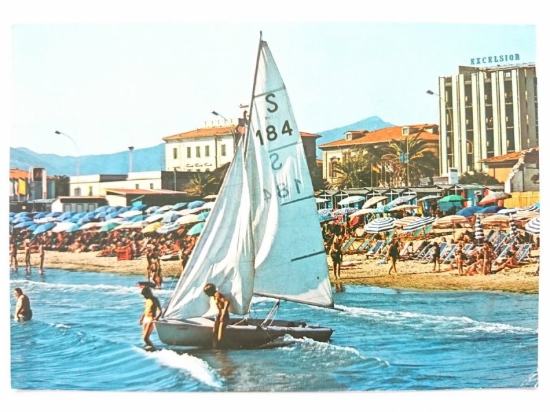 MARINA DI MASSA. LA SPIAGGIA