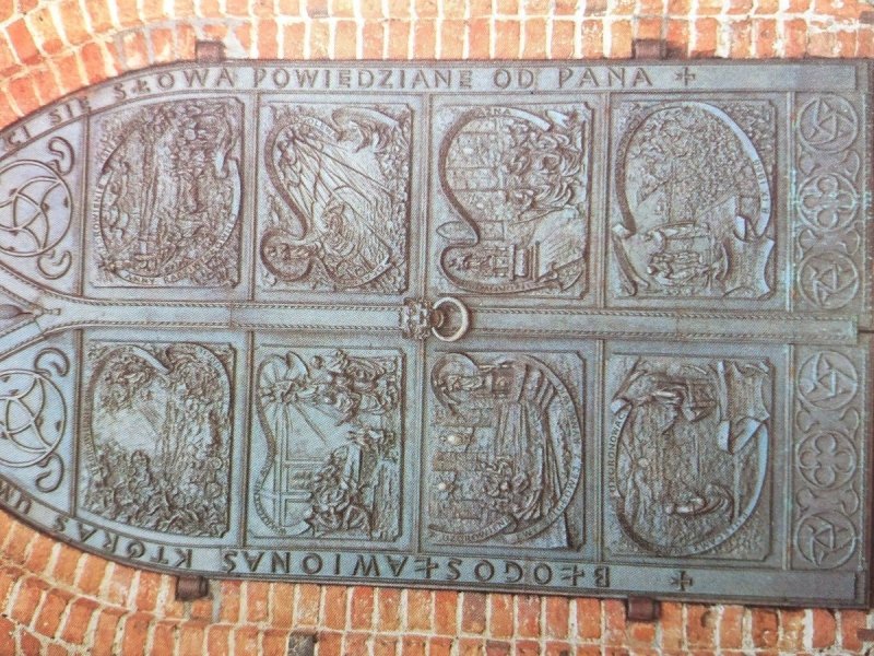 SANKTUARIUM MARYJNE. PIASECZNO - DRZWI Z BRĄZU