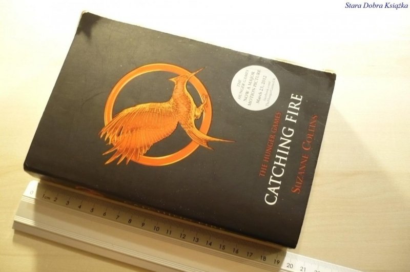 THE HUNGER GAMES. CATCHING FIRE - Collins 2009