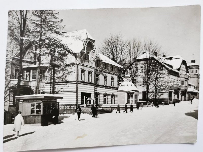 SZKLARSKA PORĘBA. ULICA JEDNOŚCI NARODU FOT. KORPAL