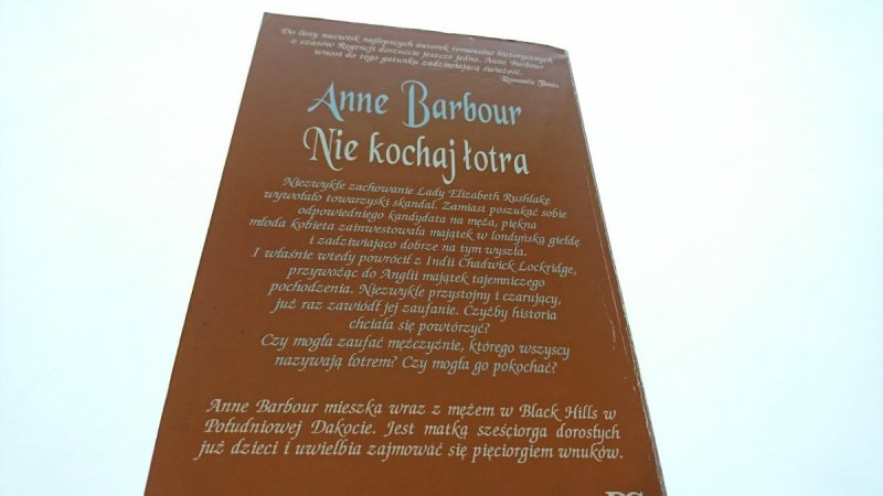 NIE KOCHAJ ŁOTRA - Anne Barbour 1996