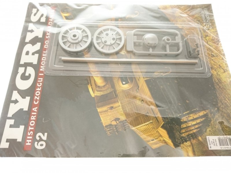 TYGRYS HISTORIA CZOŁGU I MODEL DO SKŁADANIA NR 062