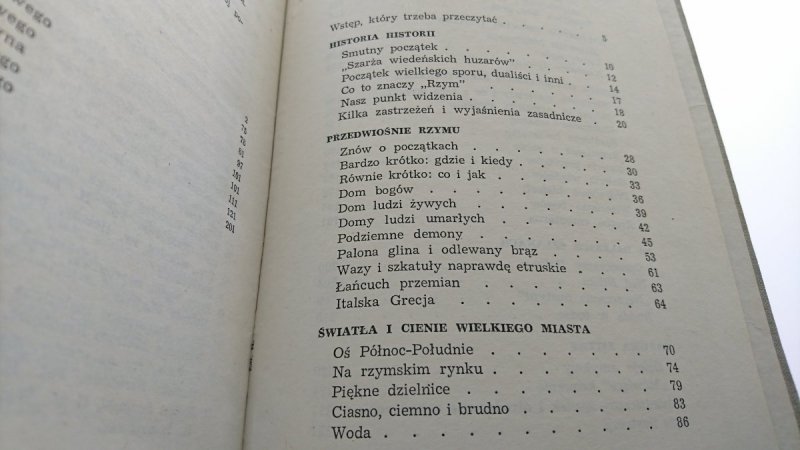 W CIENIU PANTEONU - Anna Sadurska 1965