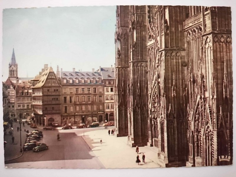 STRASBOURG (BAS-RHIN) PACE DE LA CATHEDRALE
