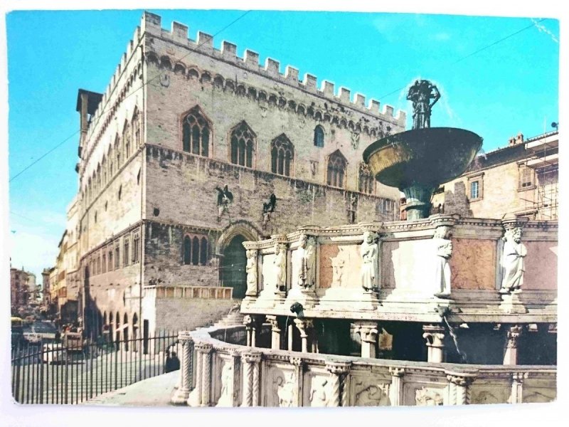 PERUGIA. PALAZZO COMUNALE E PARTICOLARE DELLA FONTANA MAGGIORE