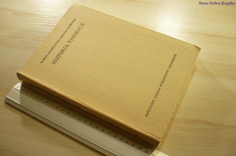 HISTORIA FARMACJI - Prof. dr Rembieliński (1972)