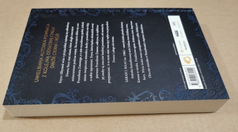 DWÓR SZRONU I BLASKU GWIAZD - Sarah J. Maas