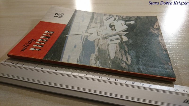 MŁODY TECHNIK NR 12/1983