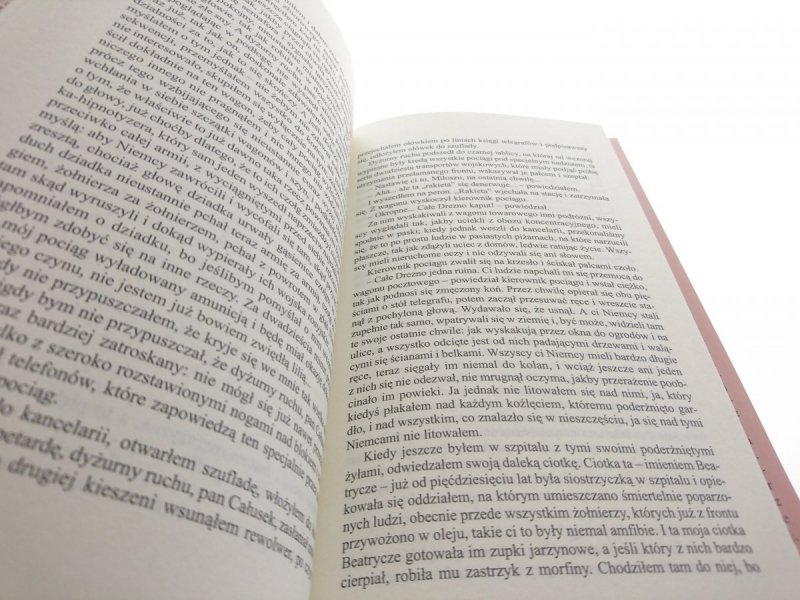 POCIĄGI POD SPECJALNYM NADZOREM... - B. Hrabal