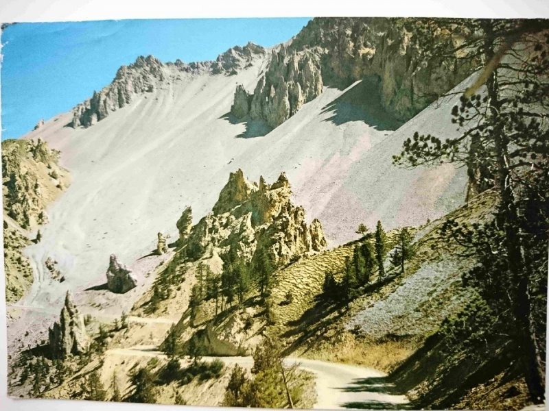 ROUTE DES GRANDES ALPES. COL D'IZOARD