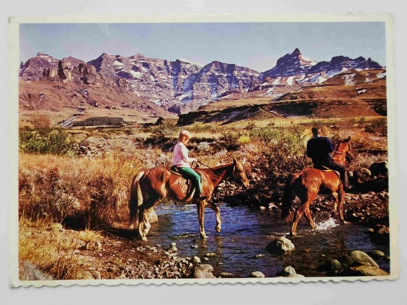 THE SNOW-COVERED DRAKENSBERG MOUNTAINS