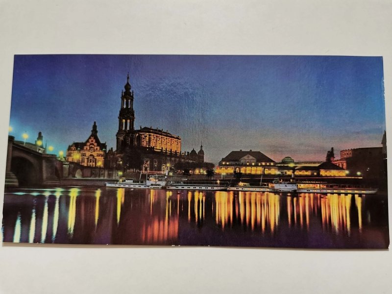 DDR. DRESDEN. ELBANSICHT BEI NACHT
