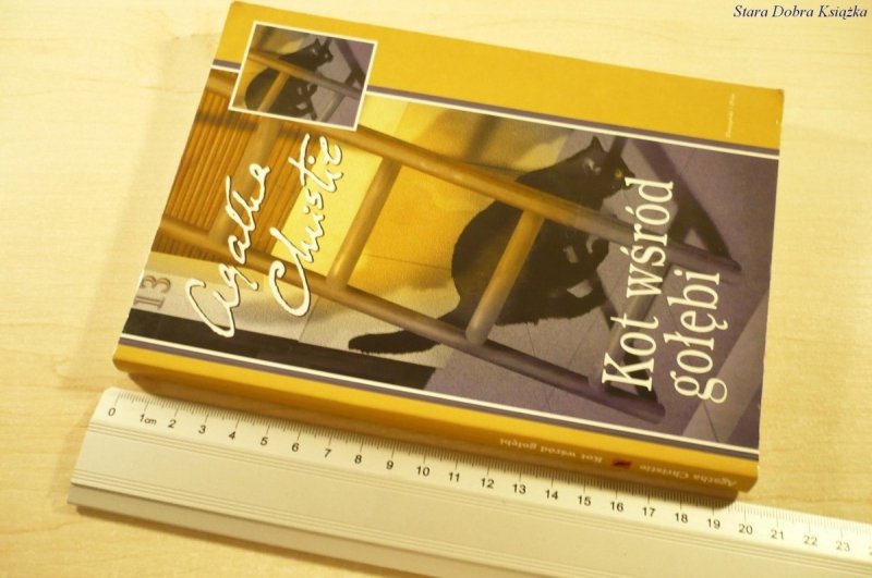 KOT WŚRÓD GOŁĘBI - Agatha Christie (2002)