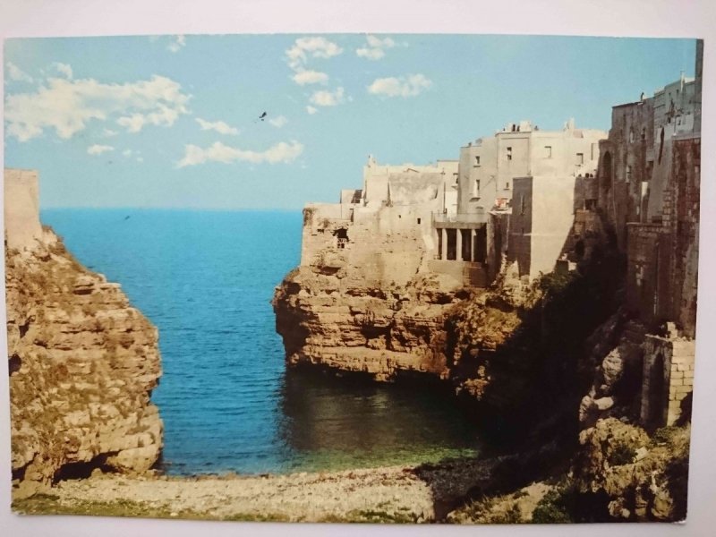 POLIGNANO A MARE (BARI) PORTICINO
