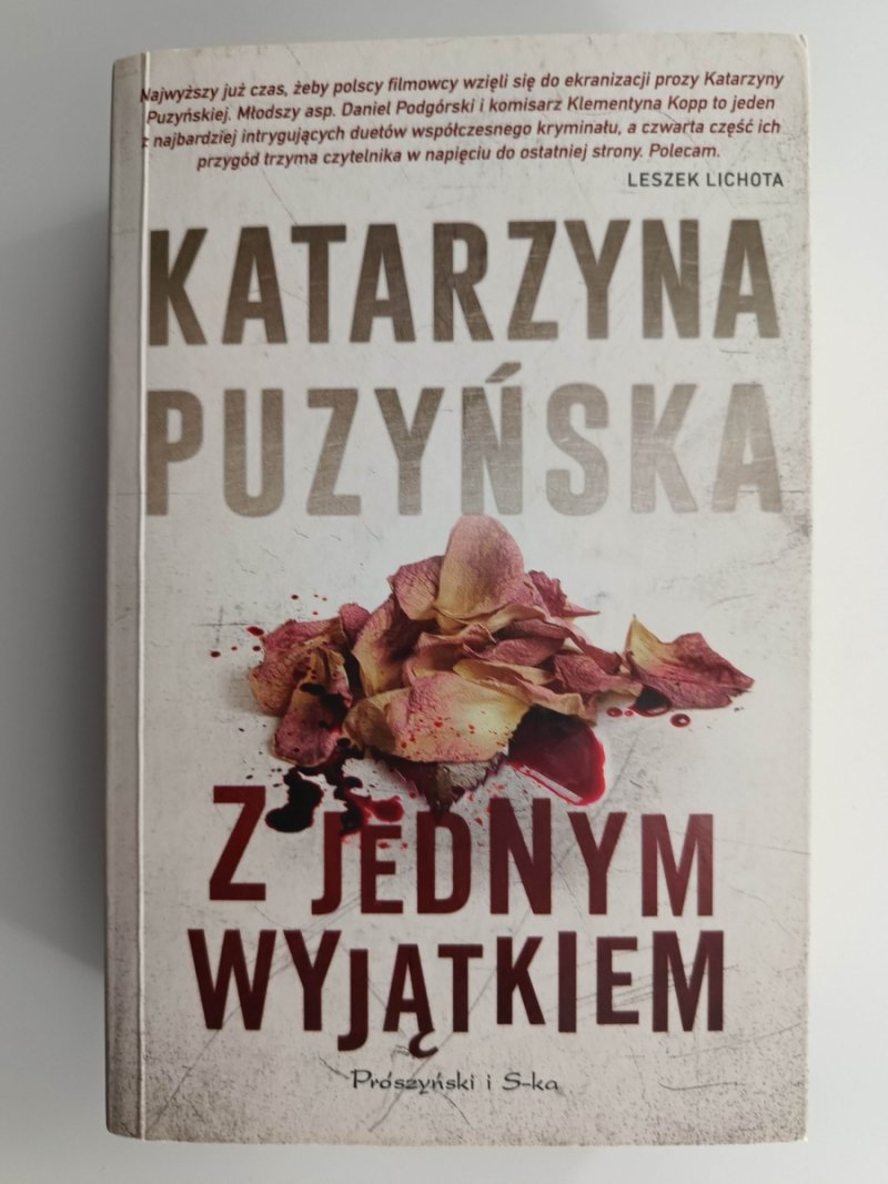 Z JEDNYM WYJĄTKIEM - Katarzyna Puzyńska