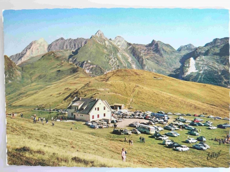 LES PYRENEES. LE COL D'AUBISQUE – ALT. 1710 m HOTELLERIE ET SOMMETS