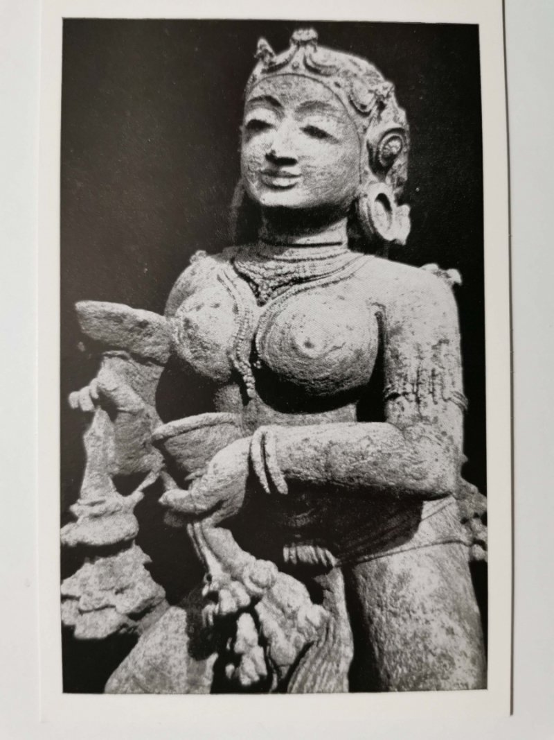 KONARAK MAIN TEMPLE A FEMALE MUSICIAN