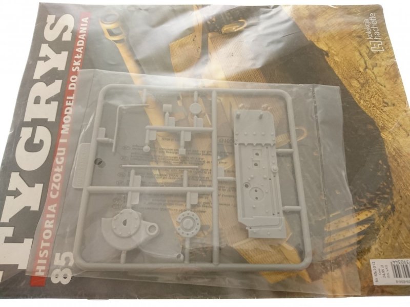 TYGRYS HISTORIA CZOŁGU I MODEL DO SKŁADANIA NR 085