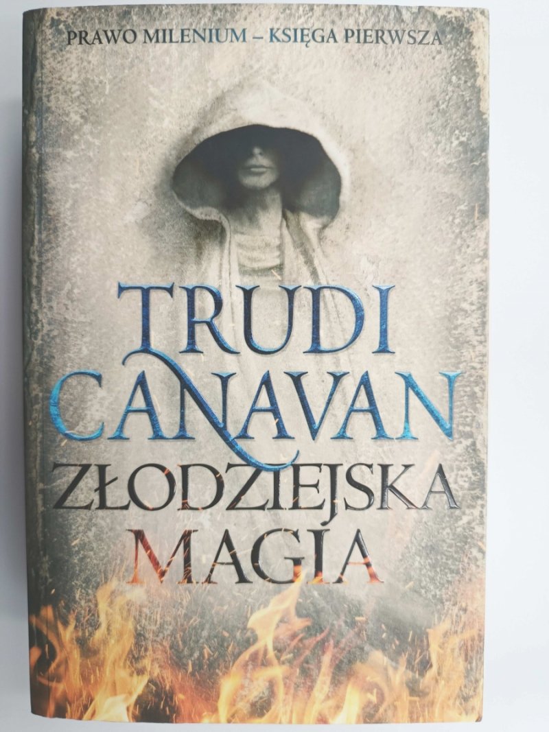 ZŁODZIEJSKA MAGIA- Trudi Canavan
