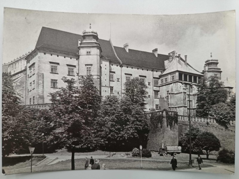 KRAKÓW ZAMEK NA WAWELU CZARNO-BIAŁE