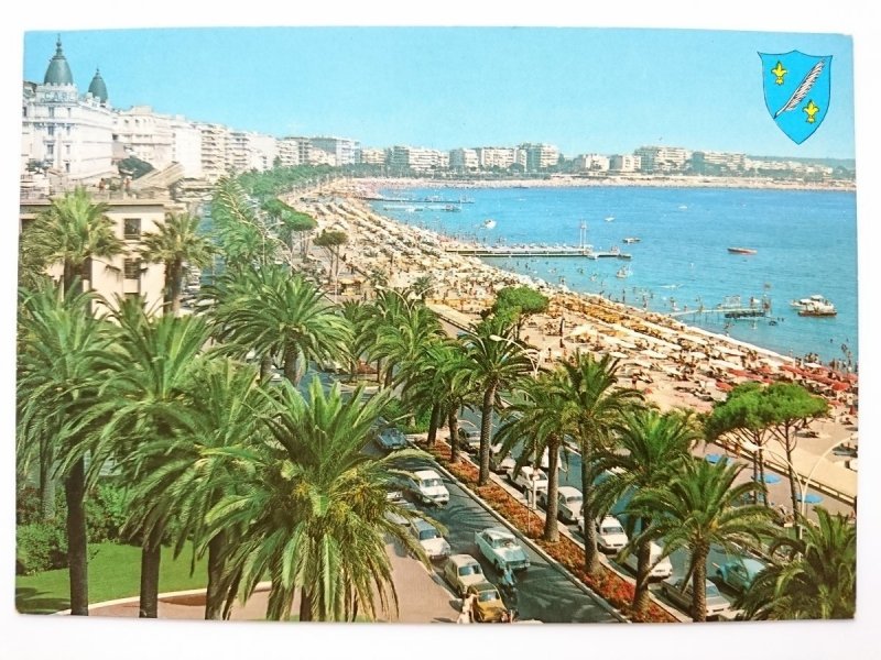 LA COTE D'AZUR – CANNES. LA CROISETTE ET LA PLAGE