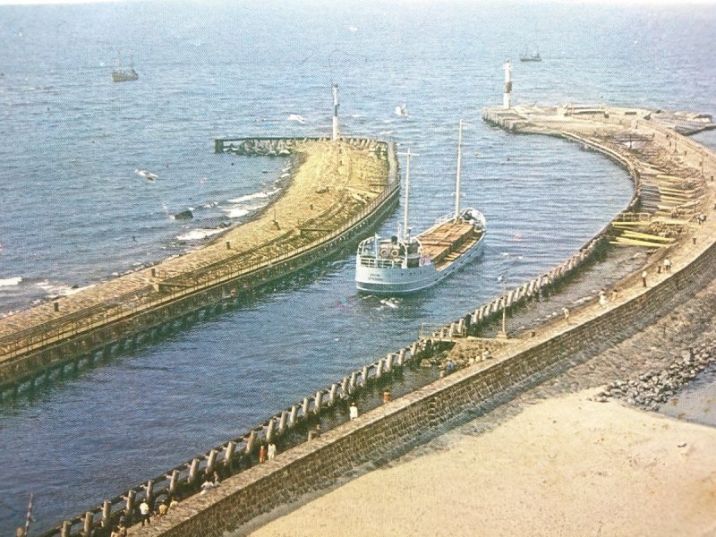 KOŁOBRZEG. WEJŚCIE DO PORTU FOT. J. HATTOWSKI