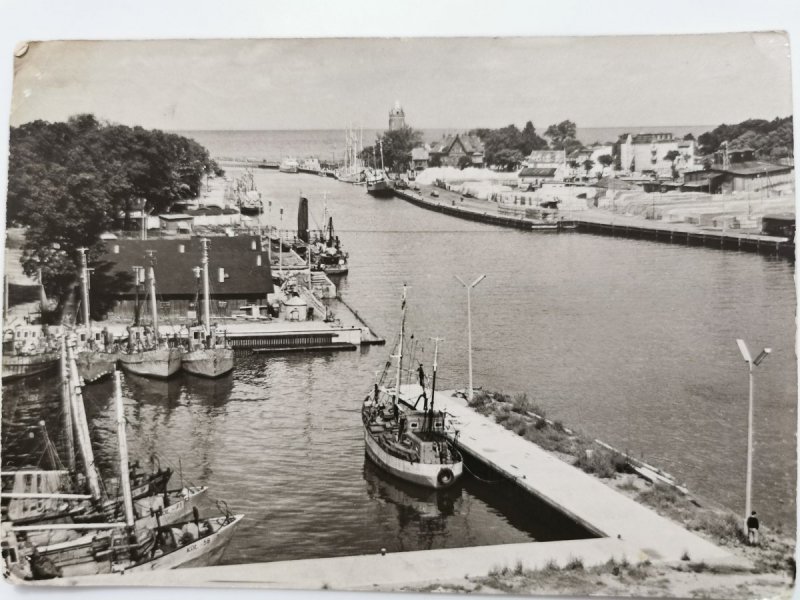 KOŁOBRZEG. WIDOK OGÓLNY NA KANAŁ I BASEN PORTOWY FOT. ZWIERZCHOWSKI