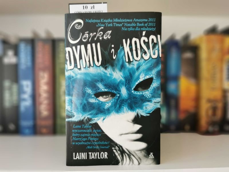 Córka dymu i kości - Laini Taylor