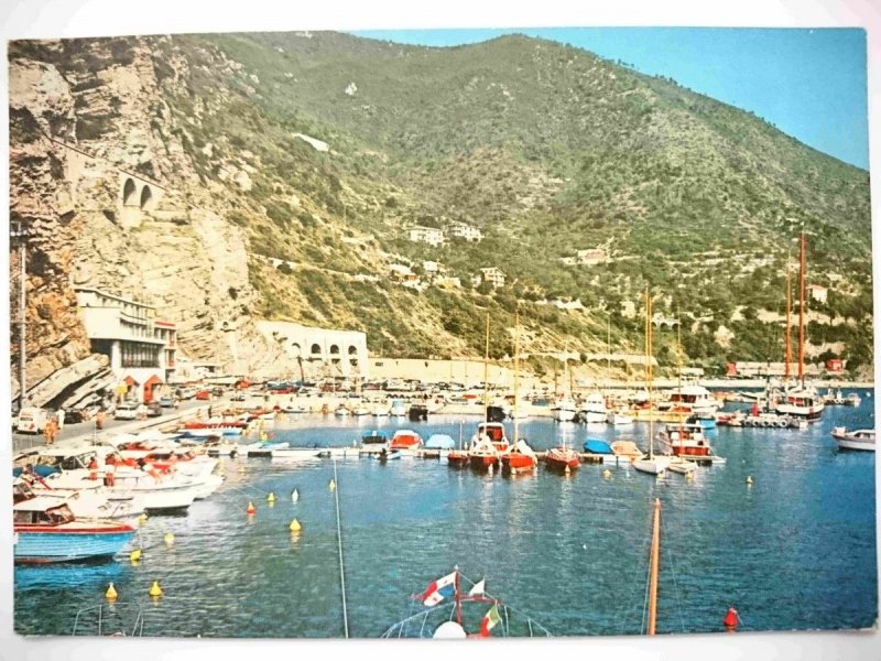 RIVIERA DEI FIORI – ALASSIO. IL PORTO