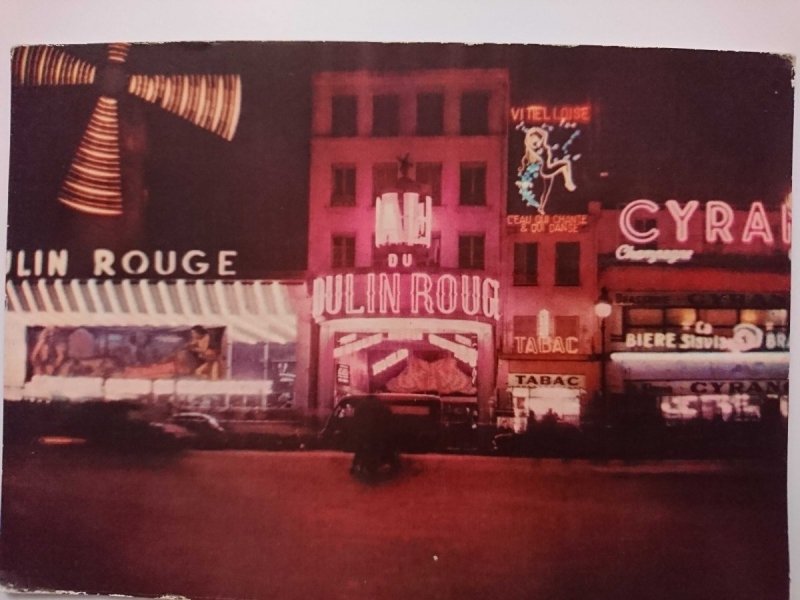 PARIS. LE MOULIN ROUGE
