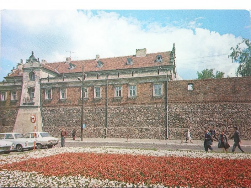 PIOTRKÓW TRYBUNALSKI. POZOSTAŁOŚCI MURÓW MIEJSKICH