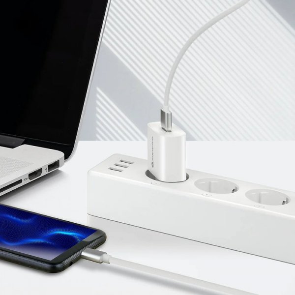 Ładowarka sieciowa 230V EVERACTIVE SC-250Q 1xUSB-A 18W biała