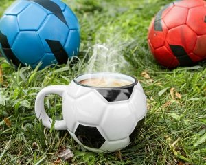 Kubek piłkarza ceramiczny 480 ml Footbal piłka
