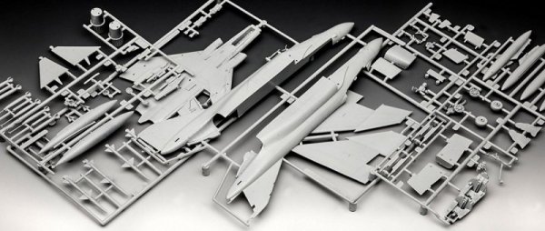 Revell Model plastikowy F-4J Phantom US Navy