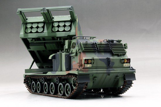 Trumpeter Model plastikowy M270/A1 Multiple Launch Rocket System