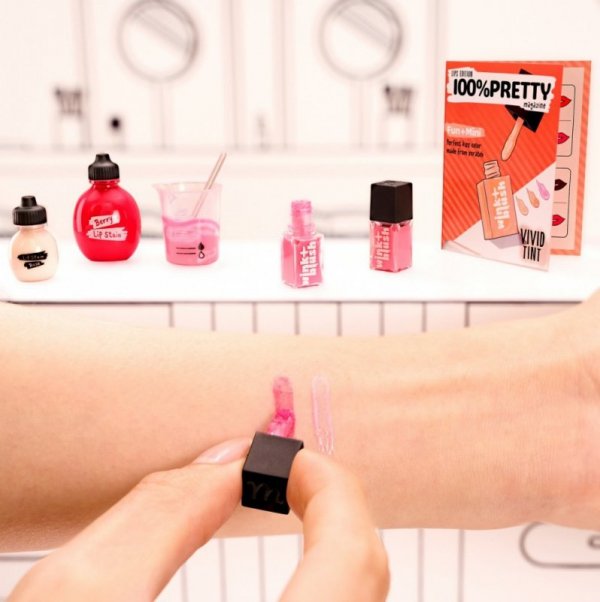 MGA Figurki Miniverse Make It Mini Makeup Display 15 sztuk