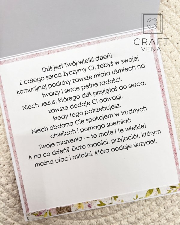 Kartka, pamiątka Komunii Świętej w pudełku 12