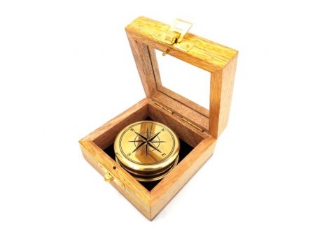Kompas mosiężny w pudełku drewnianym C-57R