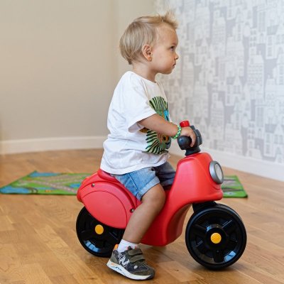 Falk Jeździk Scooter Strada Scooter Czerwony Ciche Opony od 1 Roku