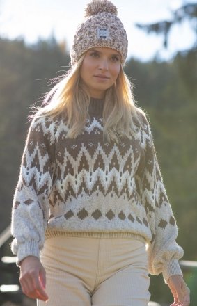 Oversizowy sweter w norweski styl F1367-1