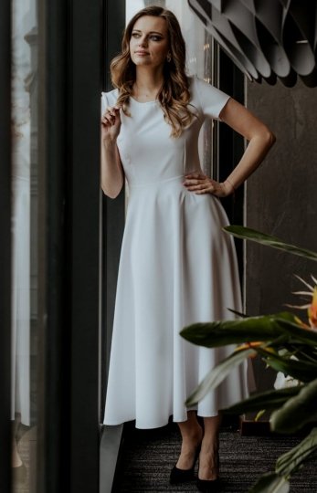 Tessita T372 rozkloszowana sukienka maxi biała