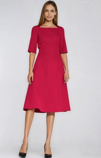 Nife sukienka za kolano z dekoltem caro 