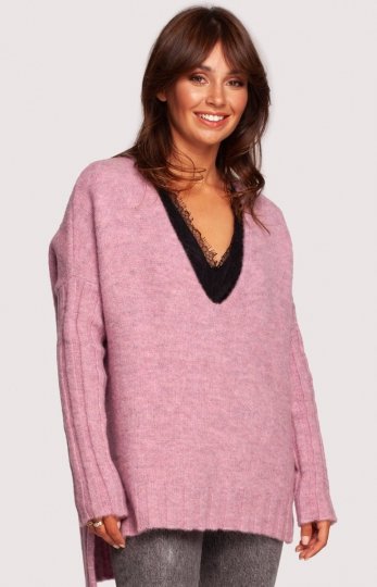 Oversizowy różowy sweter z głębokim dekoltem BK083
